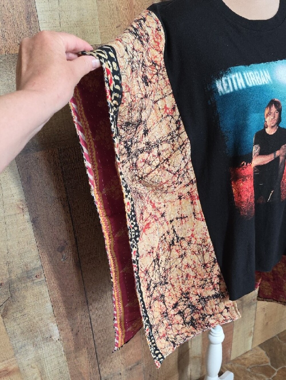 Upcycled Keith Urban Tee With Kantha Kimono Sleeves - Picture 5 of 9
